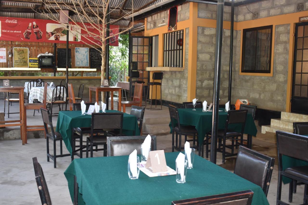 Rainbow Executive Lodge Boma la Ngombe Exterior photo
