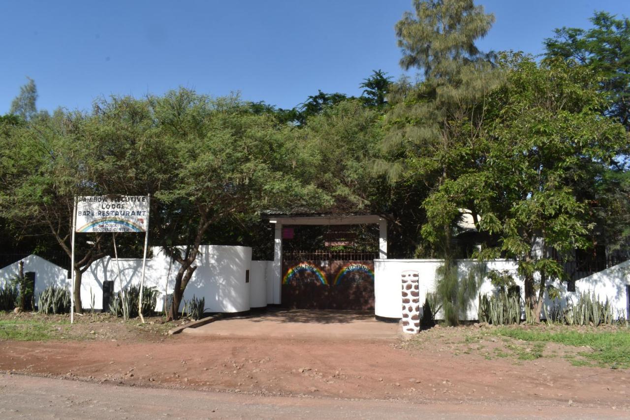 Rainbow Executive Lodge Boma la Ngombe Exterior photo